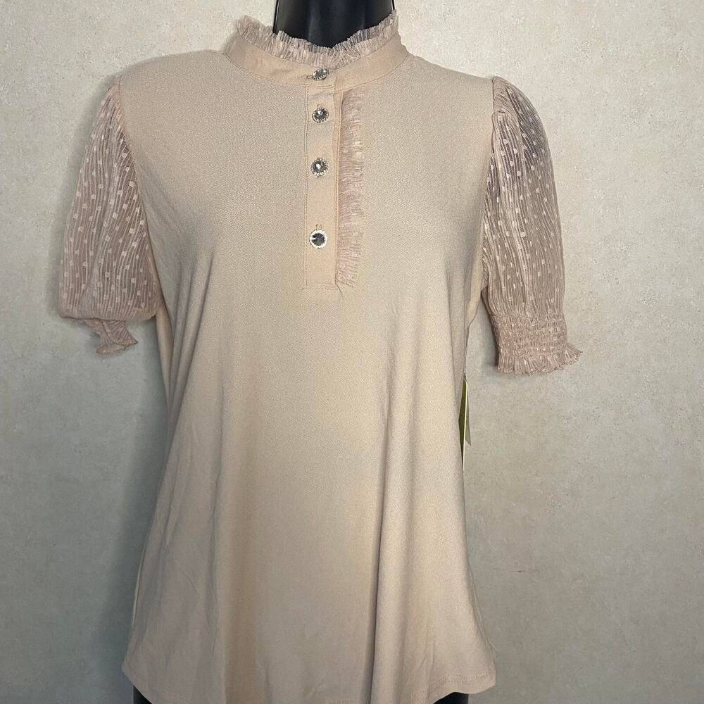 Flower & Feather Turtle Neck Lace Short Sleeve Blouse for Women - Small -‎ Beige
